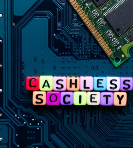 Advantages and Disadvantages of a Cashless Business in the UK