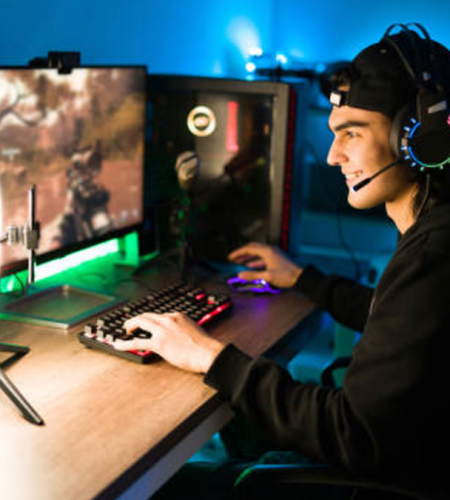 https://media.istockphoto.com/id/1305224036/photo/latin-man-gaming-on-his-pc-during-a-live-stream.jpg?s=612x612&w=0&k=20&c=m44oOlCqEgFs5MyLzz5zSr21kNmFbteOg0c6-ETNWSI=